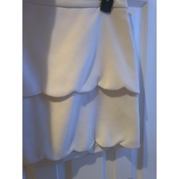 Club Monaco Scalloped Skirt - Picture 8 of 8